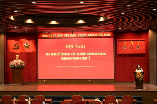 Đảng ủy TANDTC tập huấn triển khai 4 thủ tục hành chính của Đảng trên môi trường điện tử