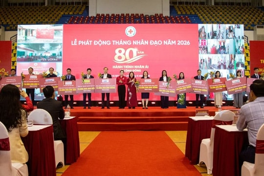 SeABank ủng hộ 10 tỷ đồng hưởng ứng Tháng Nhân đạo