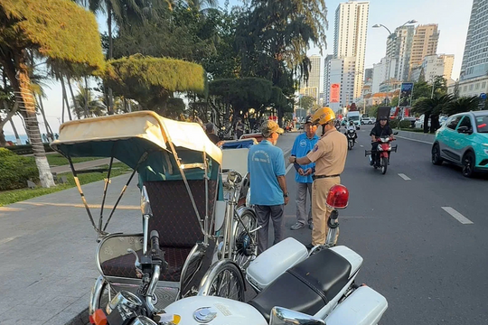 Khánh Hòa: Hơn 90 trường hợp tài xế xích lô vi phạm bị phạt