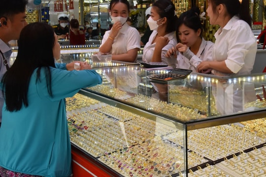Giá vàng hôm nay (12/5): Bật tăng gần 2 triệu đồng/lượng
