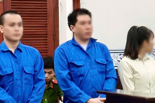 Radio pháp đình: Cạm bẫy nửa đêm sau chiêu “kiểm tra nồng độ cồn”