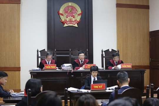 Chánh án TAND cấp tỉnh có thẩm quyền kháng nghị tăng án bị cáo không kháng cáo trong cùng vụ án?