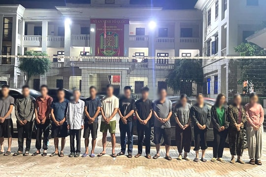 Triệt xóa “xới bạc” trong rừng, tạm giữ 16 đối tượng