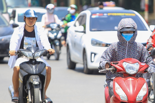 Nắng nóng gia tăng, Trung Bộ có nơi vượt 38 độ C
