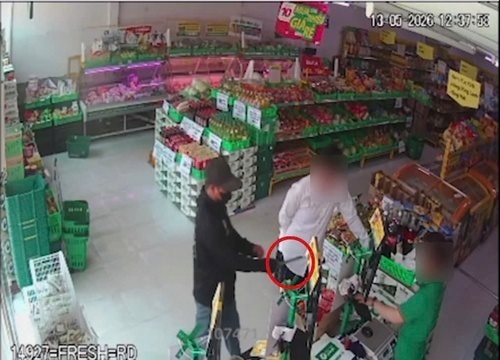 Tạm giữ đối tượng cướp tài sản tại cửa hàng Bách Hóa Xanh