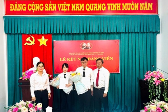 Chi bộ TAND khu vực 9 – Cần Thơ tổ chức Lễ kết nạp đảng viên