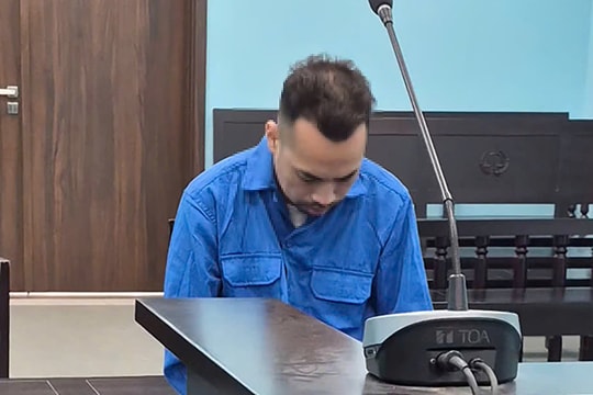 Ép nữ giám đốc lên ô tô để đòi nợ