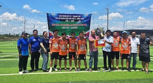 Sôi nổi giải bóng đá tranh cúp TAND khu vực 3 - Vĩnh Long lần thứ 1