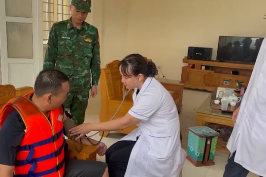 4 ngư dân gặp nạn trên biển được BĐBP Quảng Ninh cứu kịp thời