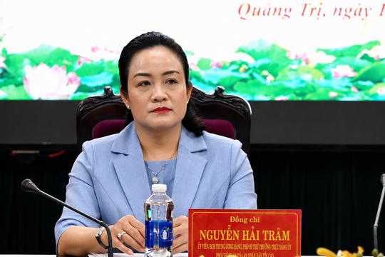 Phó Chánh án TANDTC Nguyễn Hải Trâm làm việc với TAND hai cấp tỉnh Quảng Trị