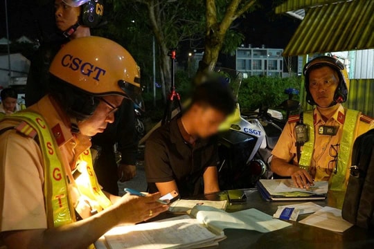 Phát hiện nhiều tài xế sử dụng ma tuý ở chợ Bình Điền (TP.HCM)