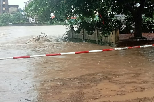 Mưa lớn gây ngập úng cục bộ tại nhiều địa phương ở Quảng Ninh