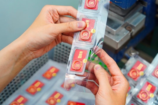 Giá vàng hôm nay (18/5): Chính thức mất mốc 160 triệu đồng/lượng
