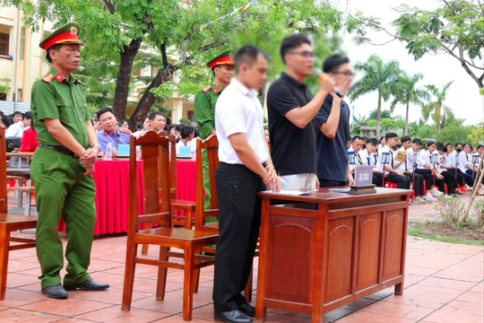 Phiên tòa giả định lan tỏa thông điệp “không ma túy” trong học đường