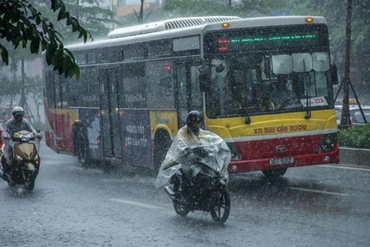 Mưa lớn dồn dập Bắc Bộ đến Trung Bộ, nguy cơ lũ quét, sạt lở đất gia tăng