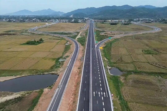 Thông xe toàn tuyến cao tốc Chí Thạnh-Vân Phong gần 10.800 tỉ đồng