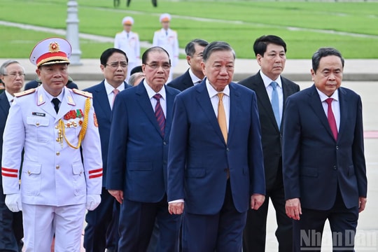 Lãnh  đạo Đảng, Nhà nước vào Lăng viếng Chủ tịch Hồ Chí Minh