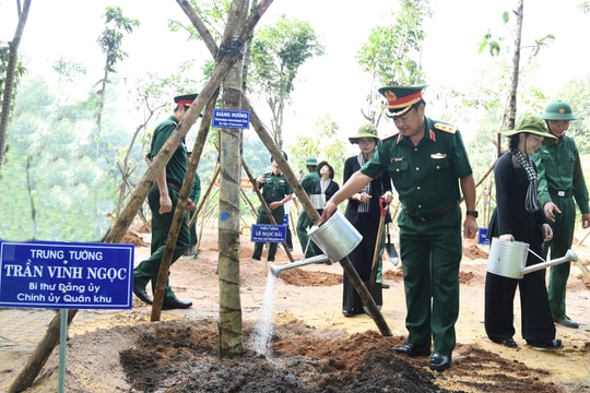 TP.HCM hưởng ứng Tết trồng cây nhớ ơn Bác Hồ