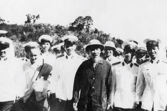 Hải quân Việt Nam tiếp nối truyền thống anh hùng từ lời dạy của Bác Hồ