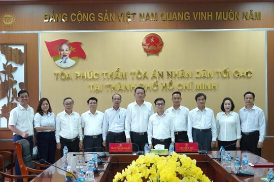Bàn giao công tác Chánh tòa Tòa Phúc thẩm TANDTC tại TP. HCM