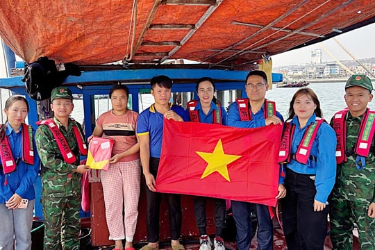 Theo chân biên phòng vượt sóng gỡ “thẻ vàng” IUU trên biển Quảng Ninh