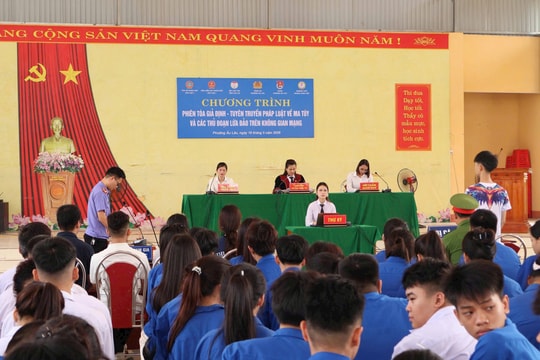 “Phiên tòa giả định” – Lớp học pháp luật sinh động cho học sinh Lào Cai
