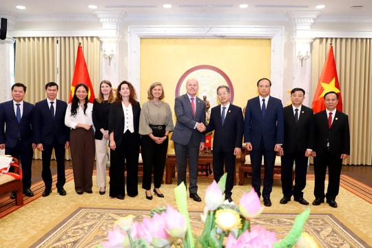 Chánh án TANDTC Nguyễn Văn Quảng tiếp Đại sứ Canada tại Việt Nam