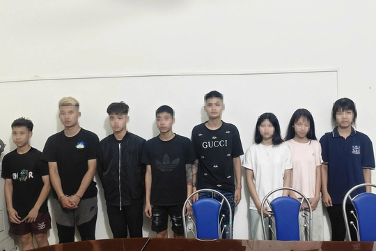 Khởi tố 2 đối tượng hành hung, làm nhục nữ sinh 14 tuổi