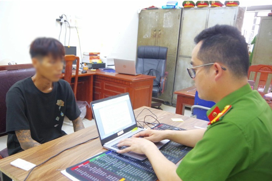 Bắt nghi phạm cướp cửa hàng điện thoại sau 7 giờ gây án