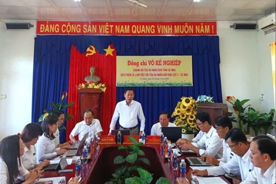 Chánh án TAND tỉnh Cà Mau làm việc với TAND khu vực 3