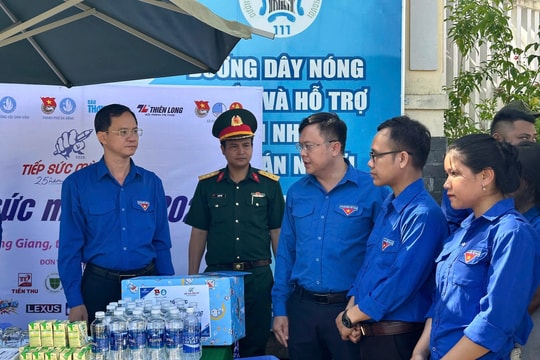 Hơn 2.000 tình nguyện viên tiếp sức sĩ tử Đà Nẵng