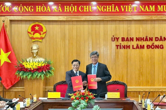 UBND tỉnh và TAND tỉnh Lâm Đồng ký kết quy chế phối hợp