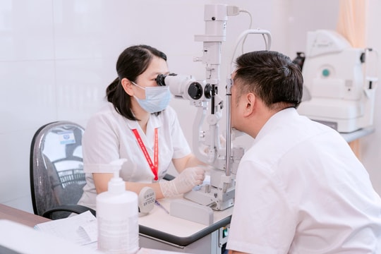Bác sĩ và giáo viên: Nghề nào đang hưởng phụ cấp cao hơn?