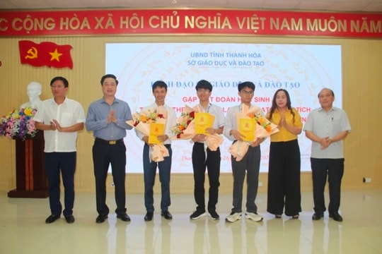 Thanh Hóa khen thưởng hai học sinh giành Huy chương Đồng Olympic Vật lý châu Á