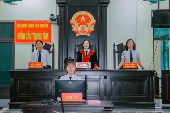 TAND khu vực 1 - Ninh Bình tổ chức phiên tòa rút kinh nghiệm trực tuyến hai cấp