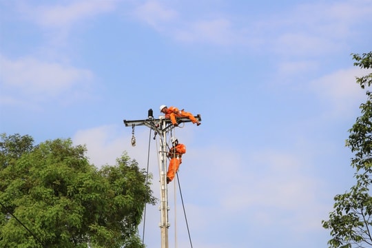 EVNCPC tăng cường giải pháp bảo đảm cấp điện trong cao điểm nắng nóng