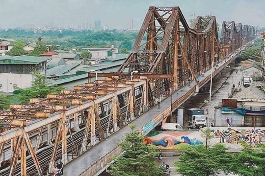 Hà Nội thông xe trở lại cầu Long Biên sau thời gian sửa chữa