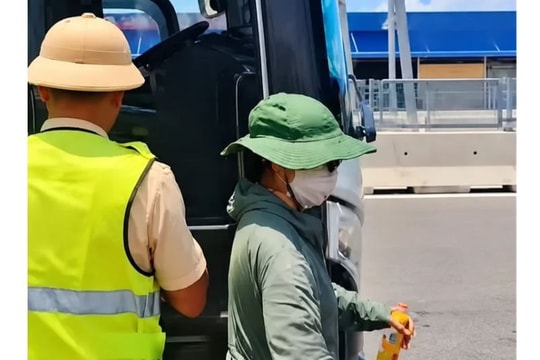Vì sao xe khách vẫn cố “nhồi” thêm khách dù mức phạt rất cao?