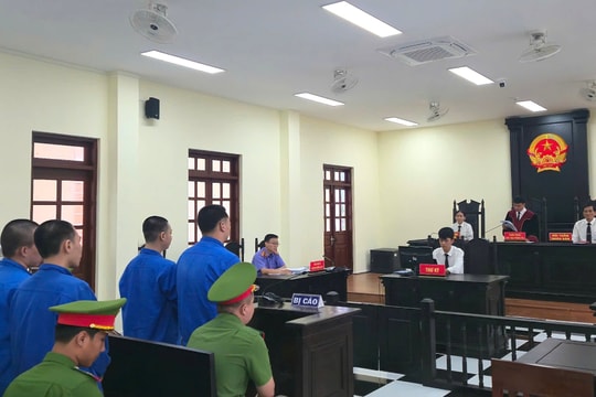 Rủ nhau sử dụng ma túy, 5 thanh niên lĩnh tổng cộng 40 năm tù