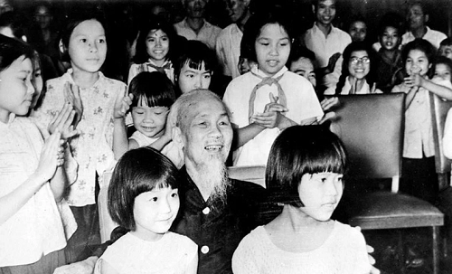 Chung tay vun đắp tương lai