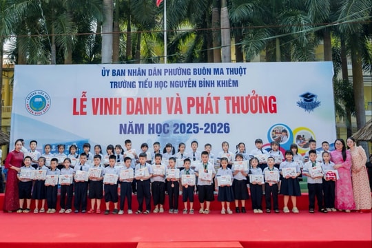 Một trường tiểu học chi hơn 3,5 tỷ đồng khen thưởng học sinh, giáo viên đạt thành tích