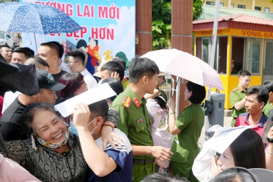 Quảng Ninh công bố quyết định đặc xá cho 45 phạm nhân cải tạo tốt
