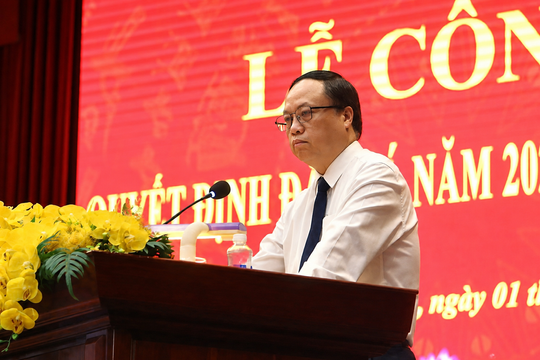 Phó Chánh án TANDTC Lê Tiến dự và trao quyết định đặc xá tại Trại giam Phú Sơn 4