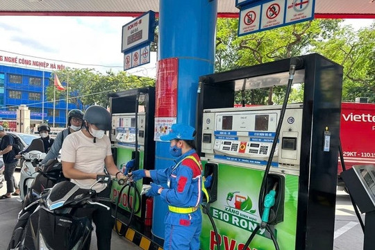 Giá xăng dầu tăng trở lại sau hai phiên giảm liên tiếp