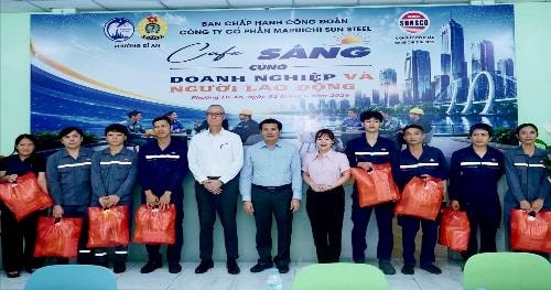 Ly cà phê sáng và những điều người lao động mong mỏi