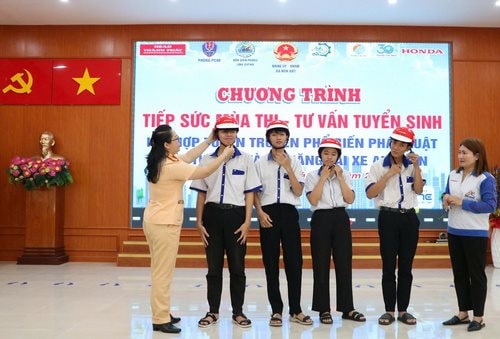 Tuyên truyền an toàn giao thông cho học sinh