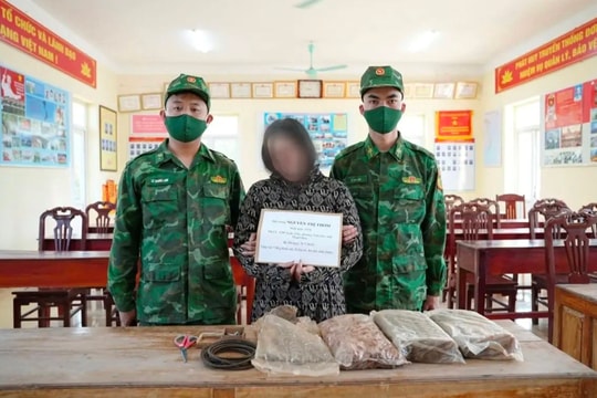 Bắt giữ đối tượng tàng trữ thuốc nổ tại bến đò