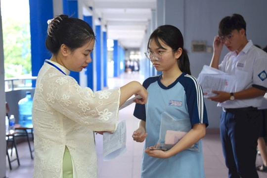 Giáo viên 3 khu vực sẽ tập trung về TP.HCM chấm thi