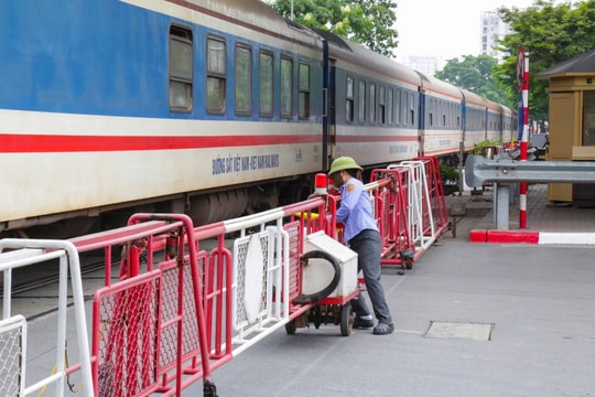 Hà Nội xử lý 170 trường hợp vi phạm an toàn giao thông đường sắt trong hơn nửa tháng