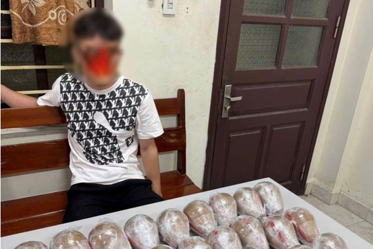 2 thanh niên bị bắt trên đường giao hàng cấm cho khách